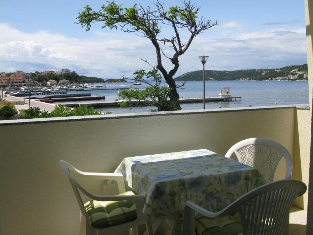 Apartments By The Sea Supetarska Draga - Donja, Rab - 11769 Dış mekan fotoğraf