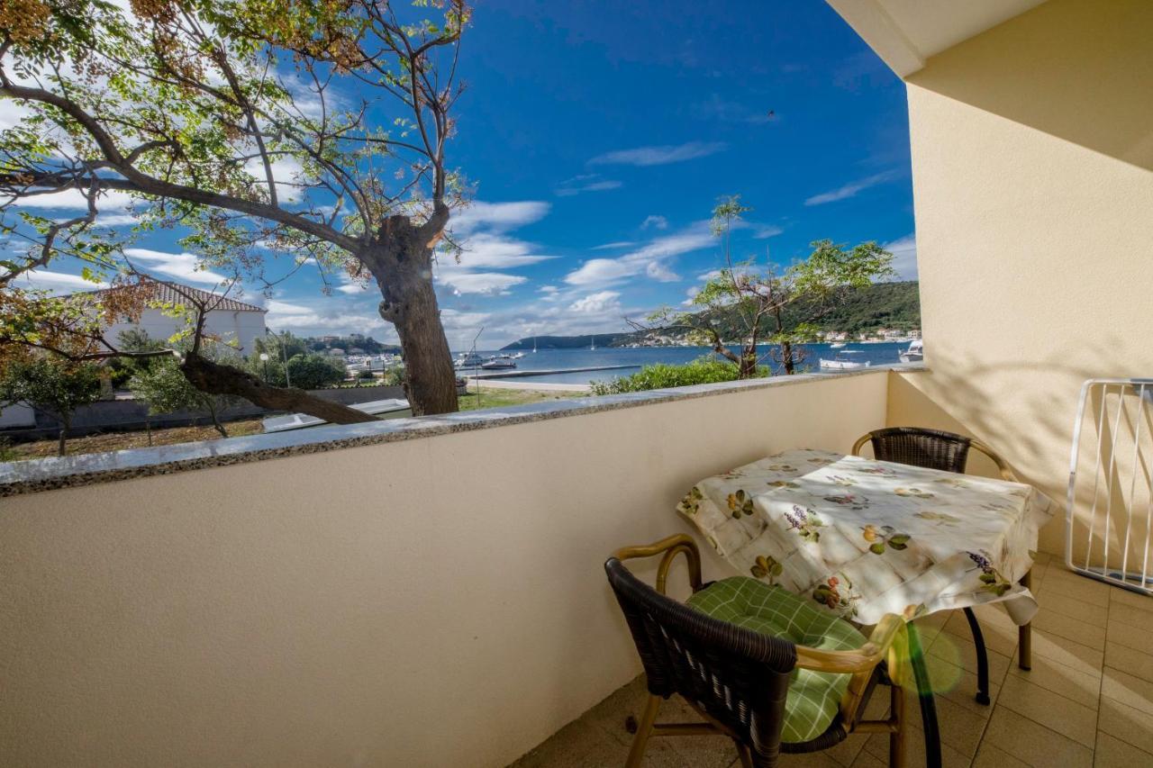 Apartments By The Sea Supetarska Draga - Donja, Rab - 11769 Dış mekan fotoğraf